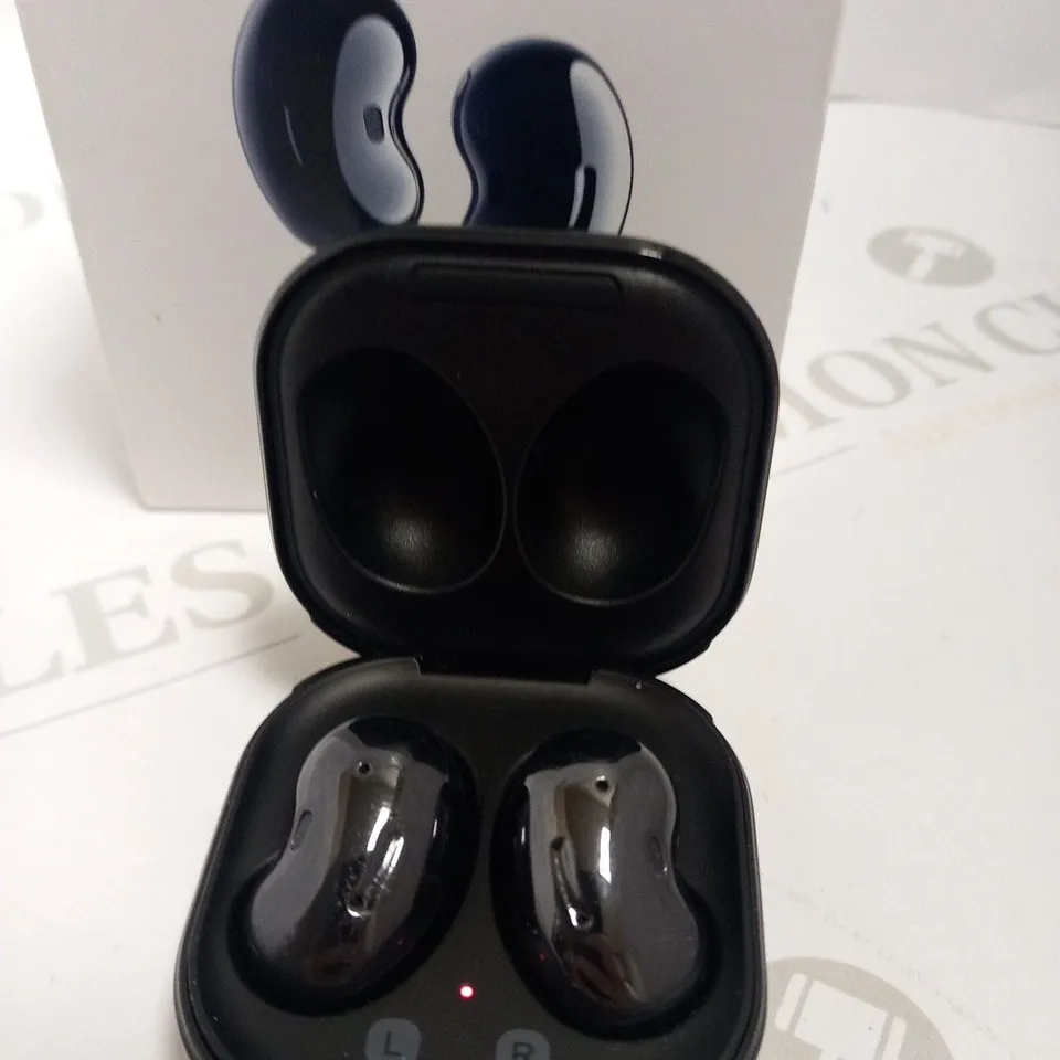 BOXED SAMSUNG GALAXY BUDS LIVE