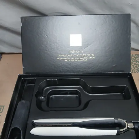 GHD PLATINUM+ HAIR STRAIGHTENER