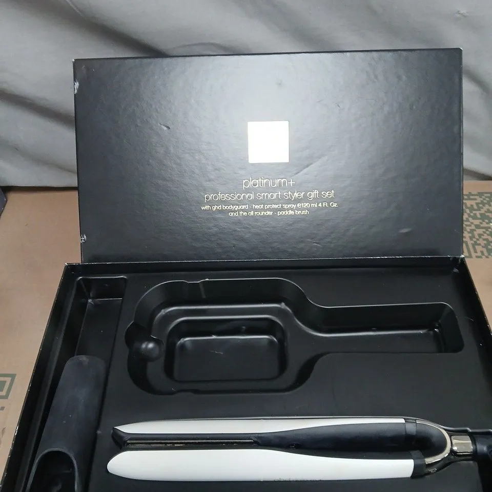 GHD PLATINUM+ HAIR STRAIGHTENER