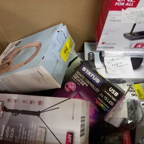 LOF OT APPROX. 20 ASSORTED ELECTRICALS INCLUDING HEADPHONES, CABLES, AERIAL