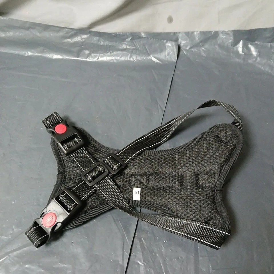 BOX OF APPROXIMATELY 100 X NO PULL  DOG HARNESS - FOR MEDIUM DOGS 