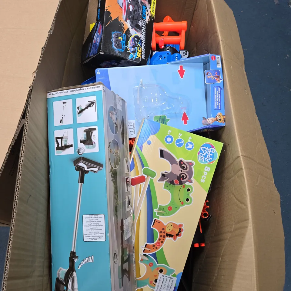 BOX OF APPROXIMATELY 10 ASSORTED TOYS INCLUDING RC AMPHIBIOUS CAR, CHILDREN'S TOY HOOVER AND EDDY TOYS CROQUET GAME ANIMAL