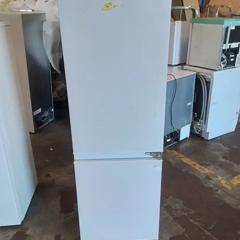 SIA RFF101/EI INTERGRATED FRIDGE FREEZER -WHITE-