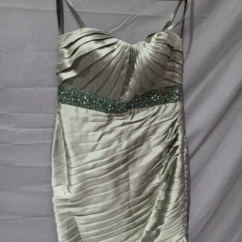 MASCARA POUR LE FEMME SEQUIN DETAIL RUCHED DRESS IN GREEN - SIZE 16/44