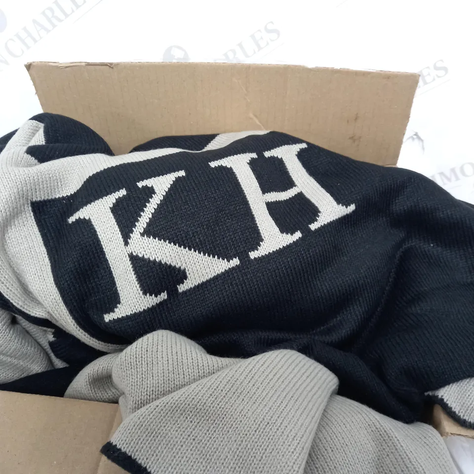 BOXED BLANKET WITH LETTER KH PRINT BLACK AND GREY