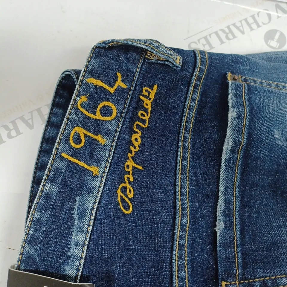 DSQUARED BLUE ROADIE JEANS- LARGE (50)