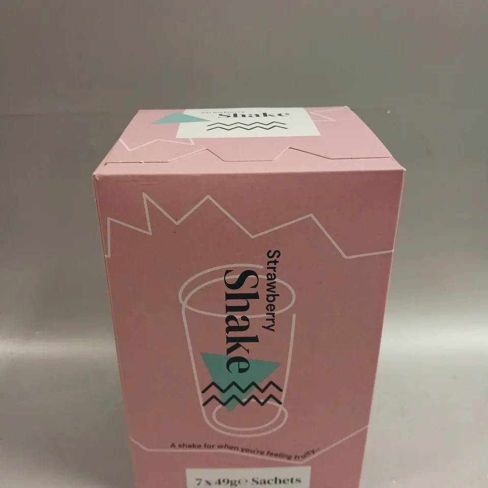 BOXED SEALED HABITUAL STRAWBERRY SHAKE SACHETS - 7 X 49G