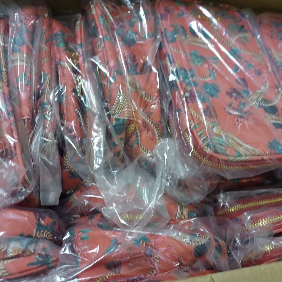 BOX OF APPROX 30 ASSORTED STYLES OF JOANA FULANA GOLDEN TASSEL PREMIUM COLLECTION RED STORAGE BAGS