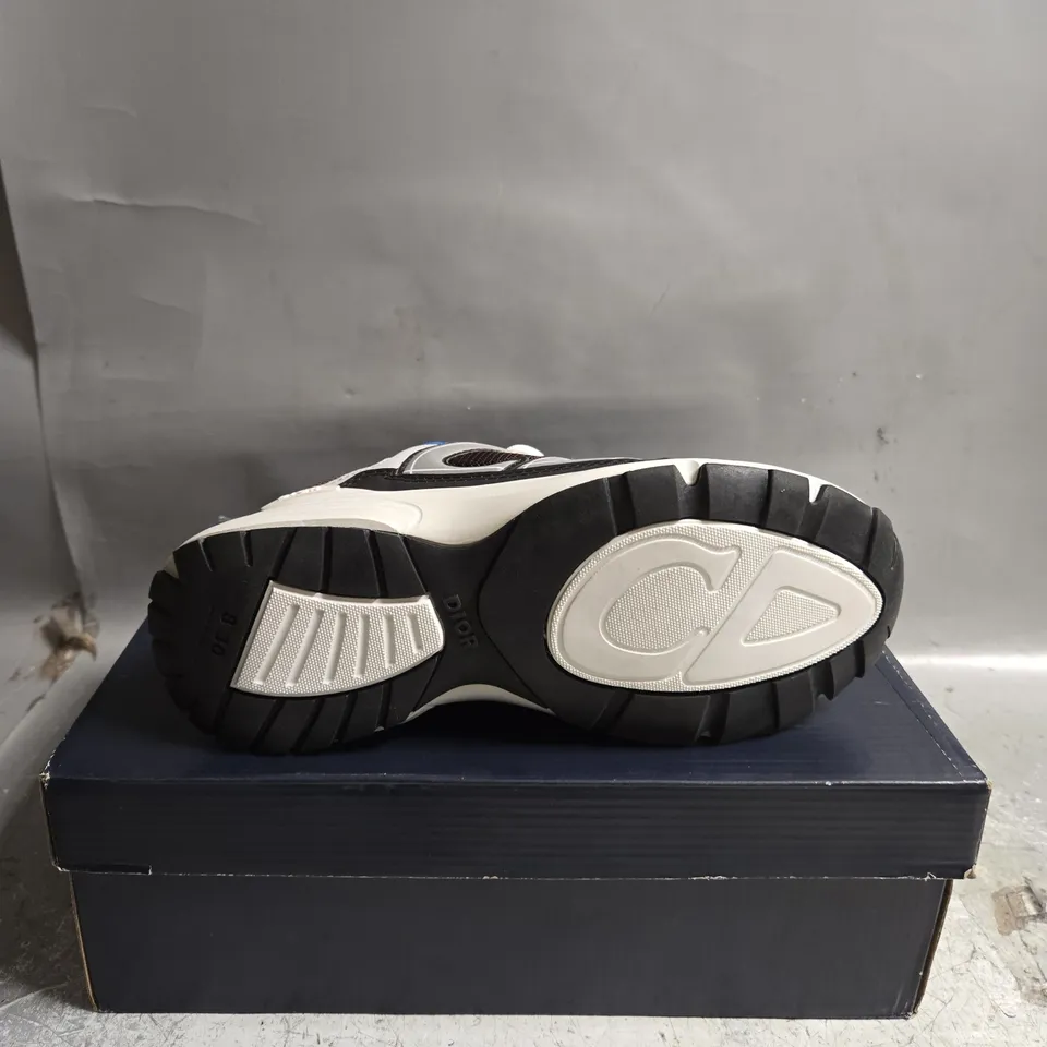 BOXED DIOR B30 NAVY BLUE AND BLACK TRAINERS SIZE UNSPECIFIED  