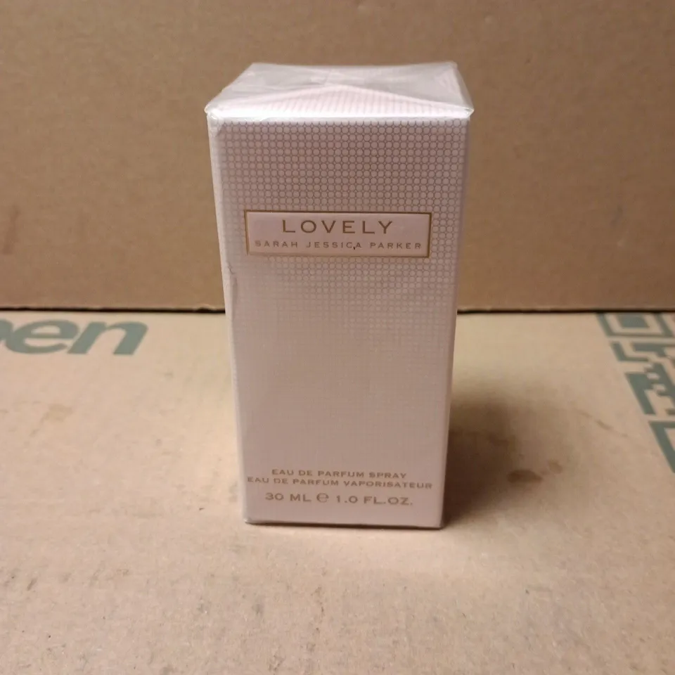 BOXED AND SEALED SARAH JESSICA PARKER LOVELY EAU DE PARFUM 30ML