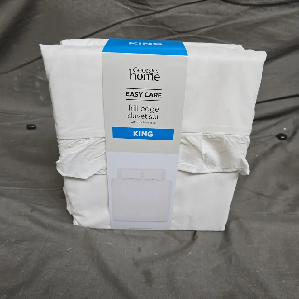 EASY CARE FIRLL EDGE DUVET SET IN WHITE - KING