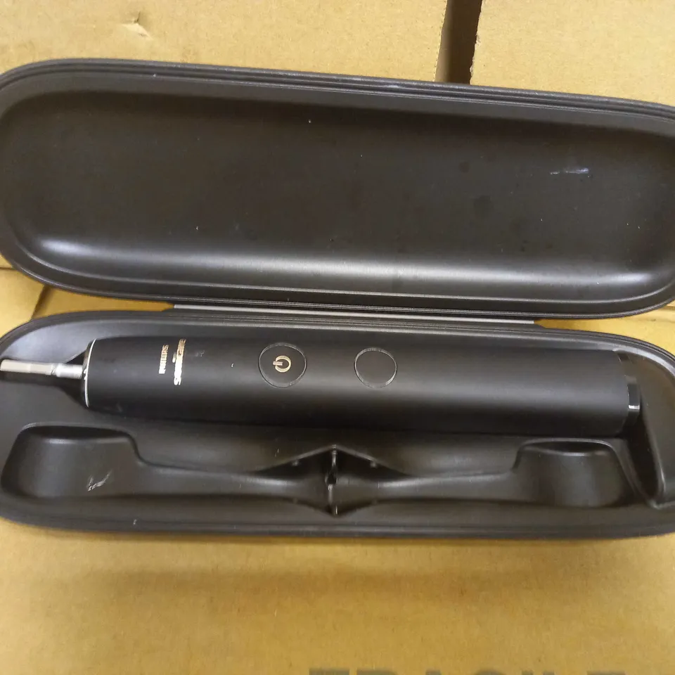 PHILIPS SONICARE DIAMONDCLEAN ELECTRIC TOOTHBRUSH