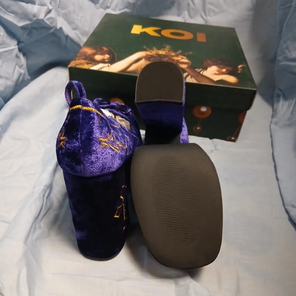 KOI ROYAL MANOR VELVET PLATFORM HEELS – PURPLE, UK8