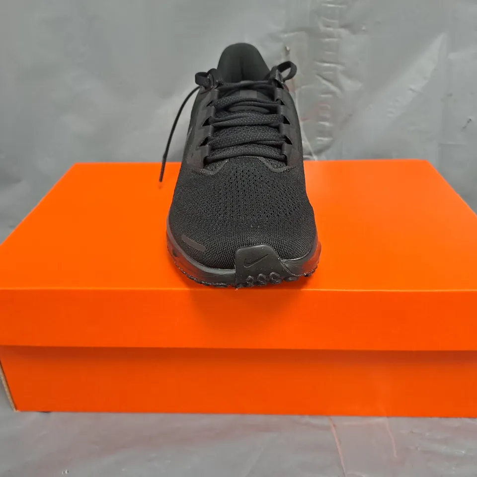 BOXED PAIR OF NIKE AIR ZOOM PEGASUS 41 SHOES IN BLACK SIZE UK 3.5