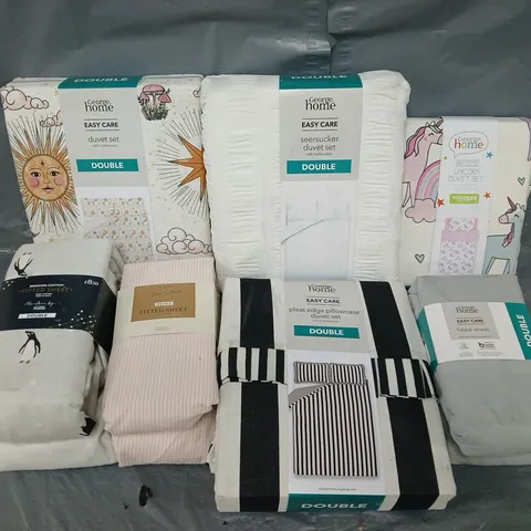 BOX OF APPROXIMATELY 10 ASSORTED BEDDING & SOFT FABRICS ITEMS TO INCLUDE - DUVET SETS - FITTED SHEETS - ETC