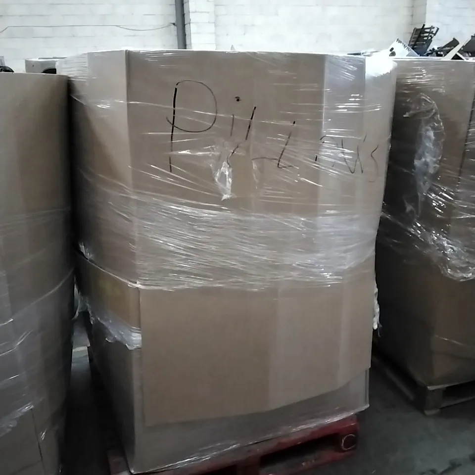 PALLET TO CONTAIN A LARGE ASSORTMENT OF PILLOWS AND CUSHIONS // BRANDS MAY VARY