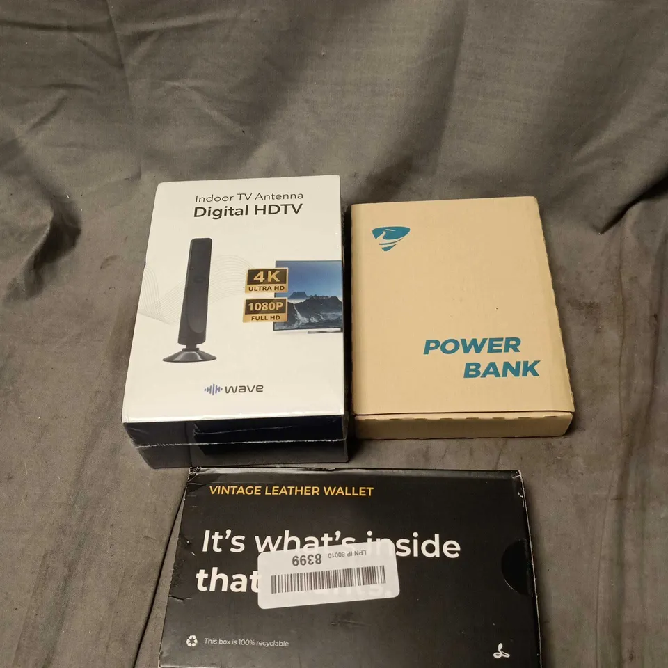 APPROXIMATELY 12 ASSORTED HOUSEHOLD ITEMS TO INCLUDE POWER BANK, INDOOR TV ANTENNA, LEATHER WALLET ETC