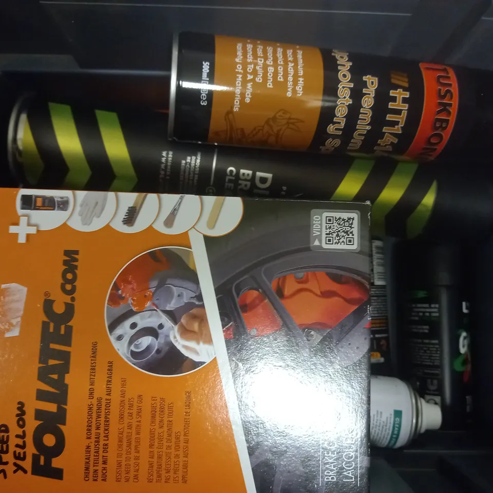 BOX OF APPROX 1 ASSORTED AEROSOLS TO INCLUDE - TUSKBOND PREMIUM SPRAY - PEATYS DISC BREAK CLEANER - BATISTE DRY SHAMPOO ECT
