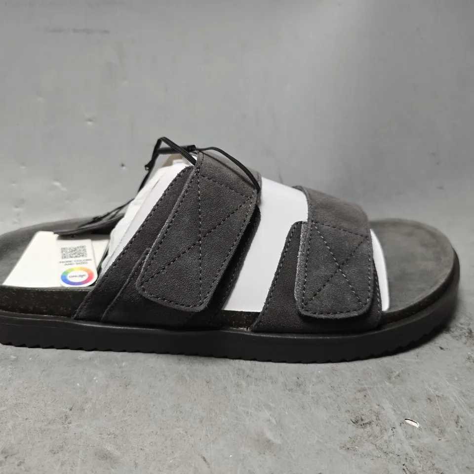 PULL AND BEAR SLIDERS IN GREY - SIZE UK 9 
