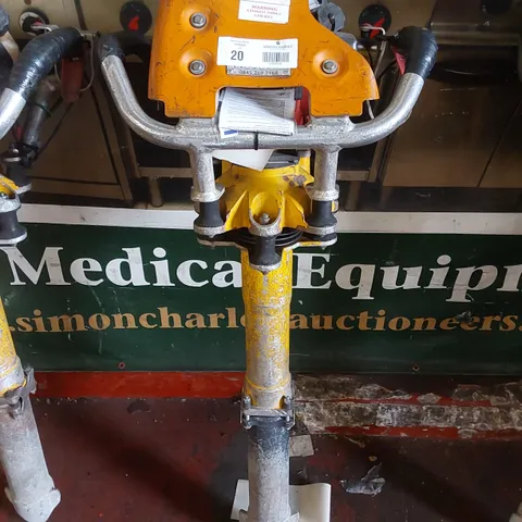 ROBEL 62.05 2 STROKE VERTICAL TAMPER