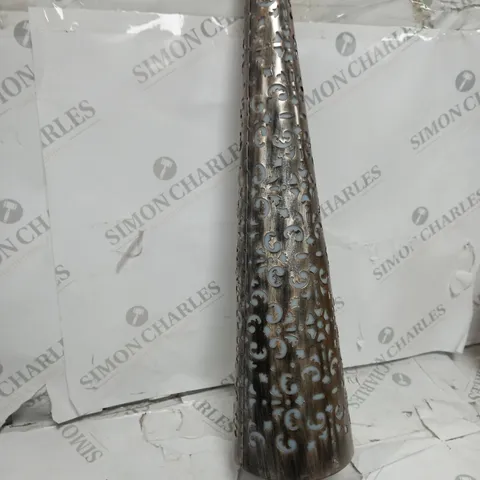 LUXFORM DECORATIVE LED TOWER