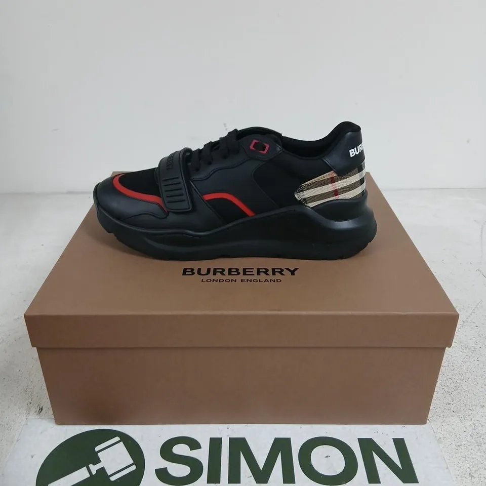 BURBERRY LOW TOP SNEAKER – BLACK, UK 8 (EUR 42)