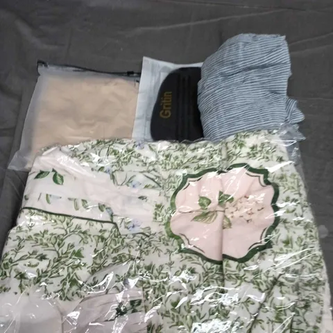 APPROXIMATELY 25 ASSORTED CLOTHING AND FASHION PRODUCTS IN VARIOUS STYLES AND SIZES - COLLECTION ONLY