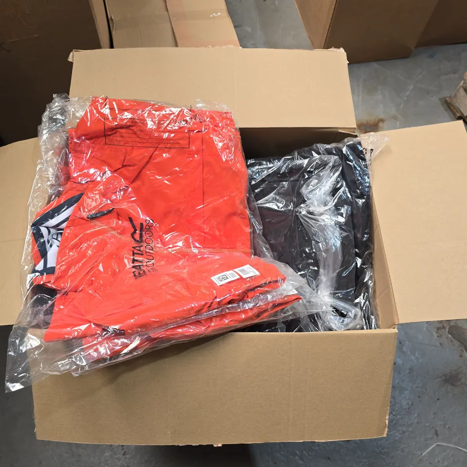 LOT OF APPROXIMATELY 24 ASSORTED BRAND NEW REGATTA AND DARE2BE CLOTHING ITEMS