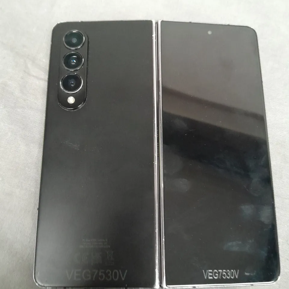 SAMSUNG GALAXY Z FOLD4 - 256GB