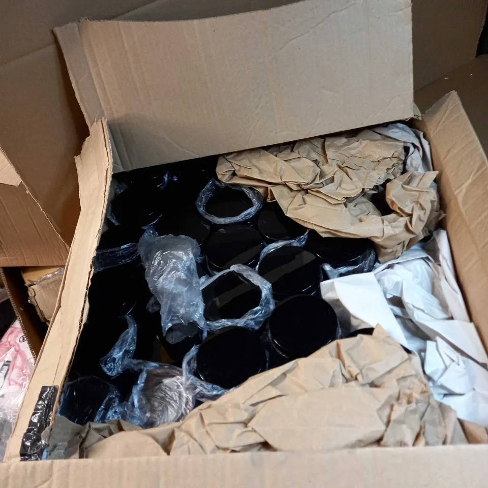 LARGE QUANTITY OF EMPTY JARS