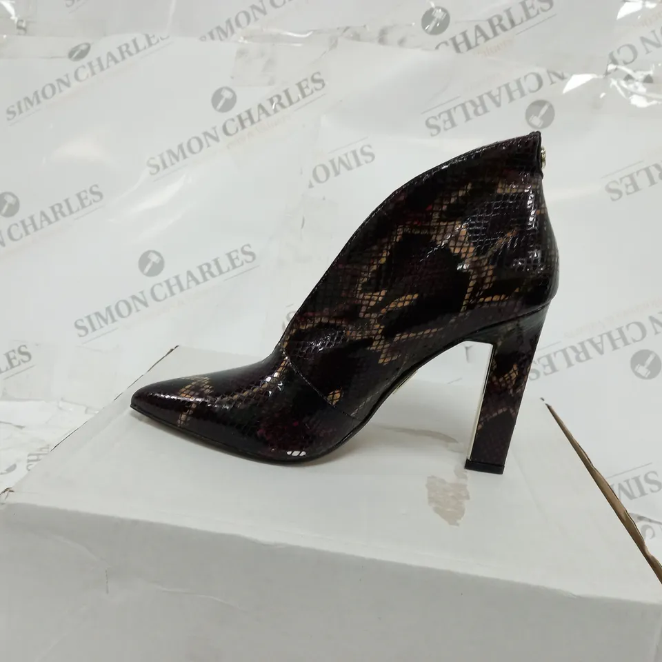 MODA IN PELLE BERRY SNAKE WELDI BOOTIES - SIZE 5