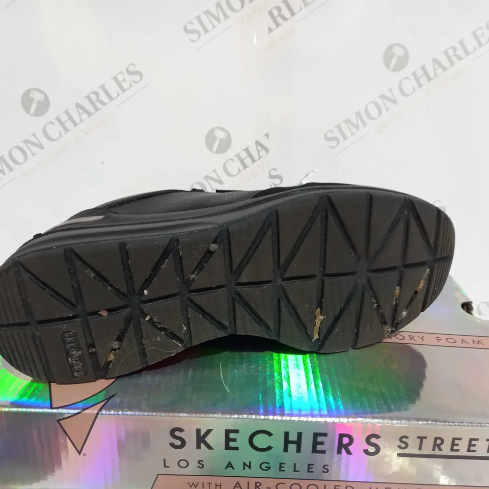 BOXED SKECHERS BILLION TRAINERS, BLACK - SIZE 4