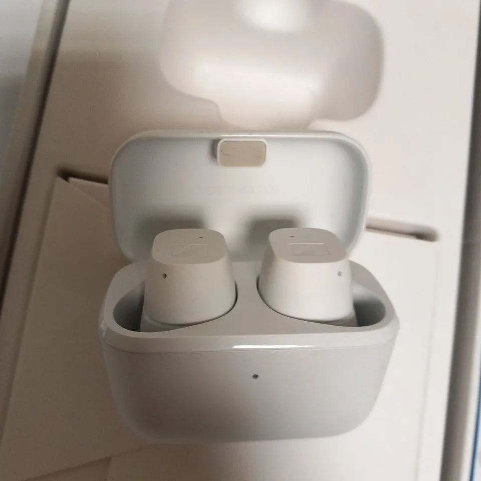 BOXED SENNHEISER CX TRUE WIRELESS IN EAR HEADPHONES 