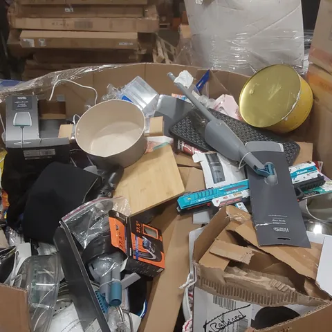 PALLET CONTAINING A VERY LARGE QUANTITY OF ASSORTED ITEMS INCLUDING: DINNERWARE, WINE GLASS, CHILDREN'S TOY, SPRAY MOP, PANS ECT