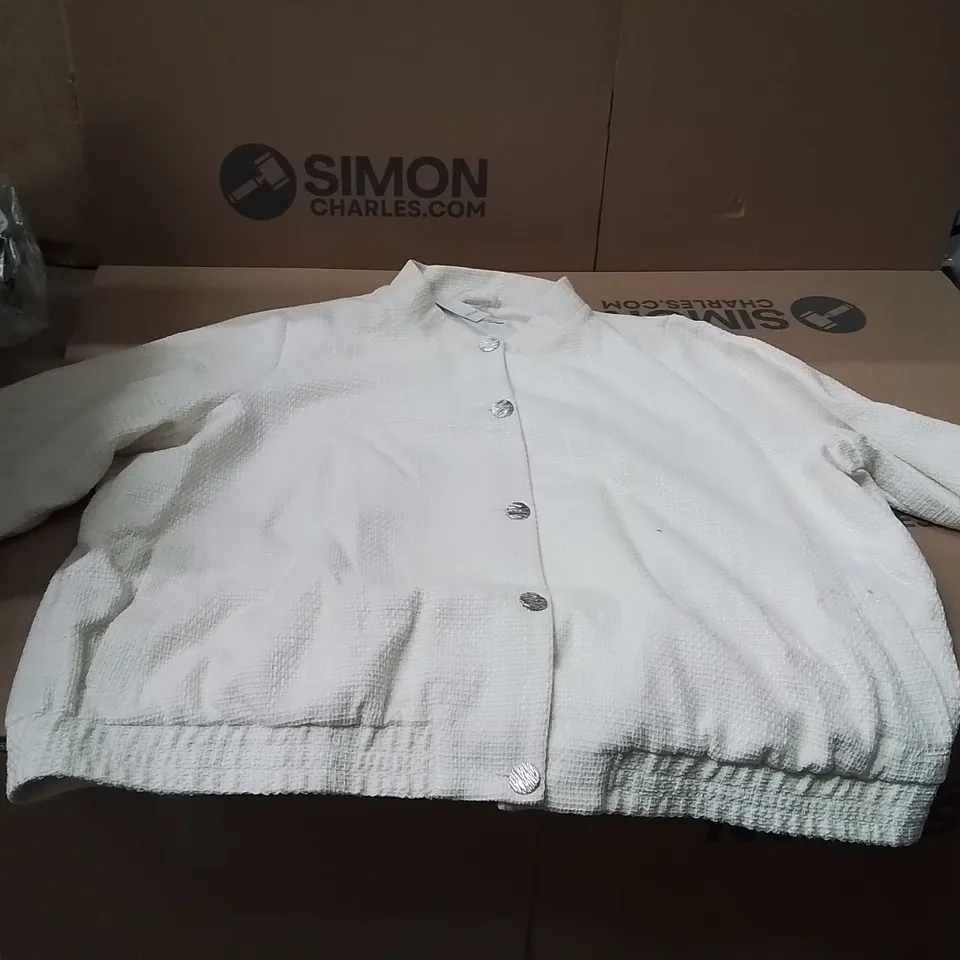 BOXED BRAND NEW APPROXIMATELY 6 JD WILLIAMS BOUCLE BOMBER JACKET CREAM SIZE 28