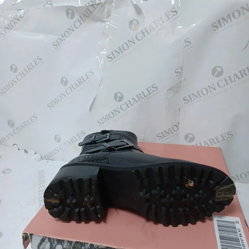 BOXED MODA IN PELLE CORNELIA BIKER BOOTS, BLACK - SIZE 5