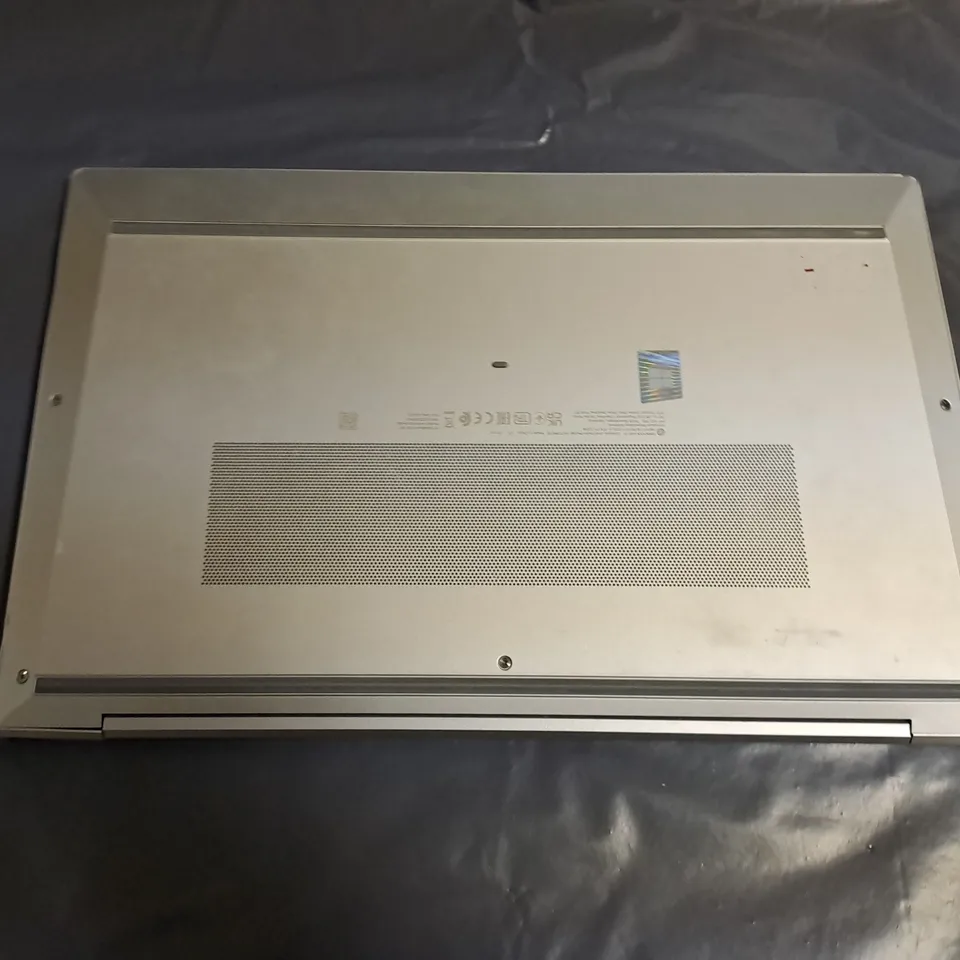 UNBOXED HP ELITEBOOK 850 G8 INTEL CORE I7 LAPTOP IN SILVER