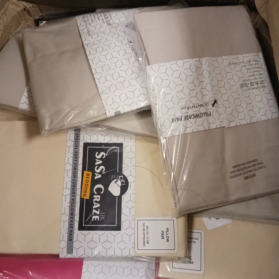 APPROXIMATELY 15 ASSORTED SASA CRAZE BEDDING PILLOW CASE PAIRS IN VARIOUS COLOURS - 50X75CM