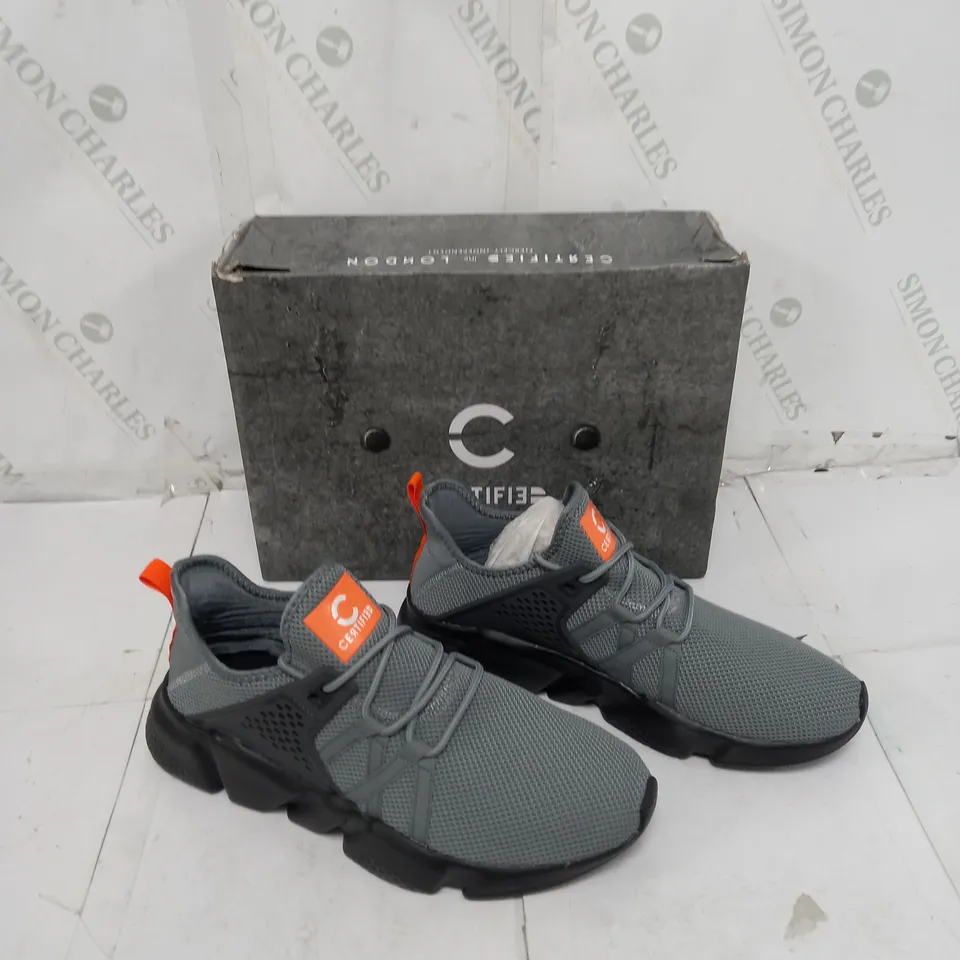 BOXED PAIR OF CERTIFIED RAY RUNNER GREY/ORANGE SIZE 9