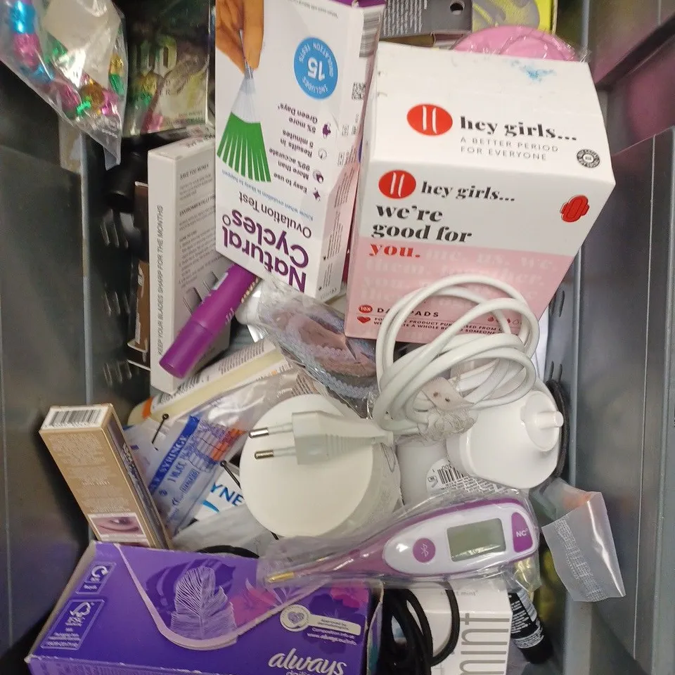 APPROXIMATELY 20 ASSORTED HEALTH & BEAUTY PRODUCTS TO INCLUDE REGROWZ THICKENING SHAMPOO, DR G CLEAR CREAM, XTREME PRO-EXPERT HAIR GEL ETC 