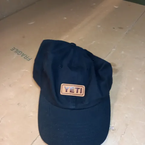 YETI BLACK CAPPED HAT