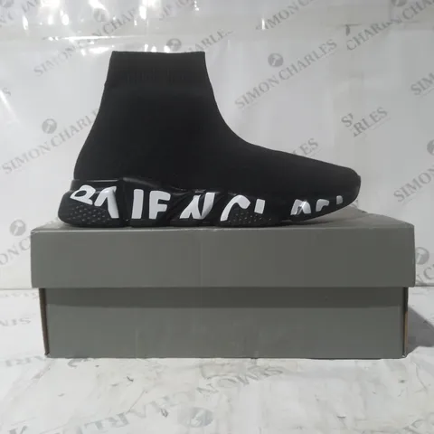 BOXED PAIR OF BALENCIAGA SHOES IN BLACK EU SIZE 43