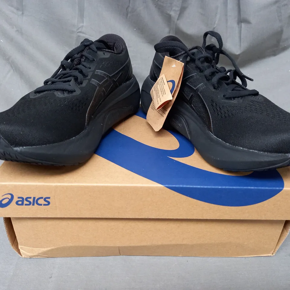 BOXED PAIR OF ASICS GEL-KAYANO 30 SHOES IN BLACK UK SIZE 6.5