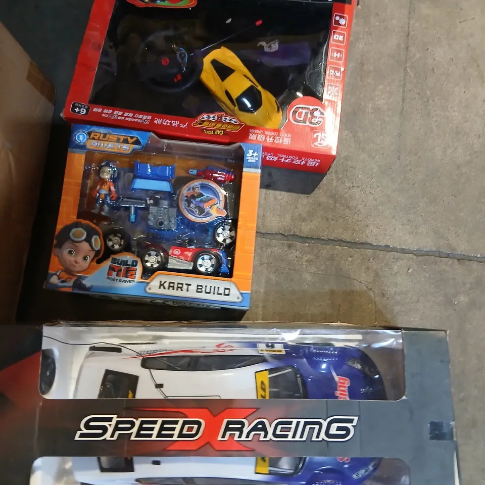 CAGE OF ASSORTED PRODUCTS TO INCLUDE; LED PANEL LIGHTS AND ASSORTED TOYS