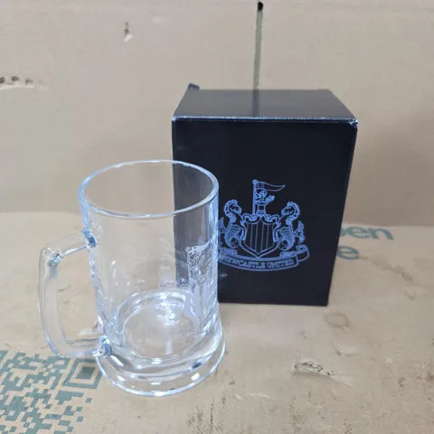 BOXED NEWCASTLE FC GLASS TANKARD
