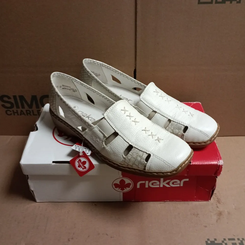 BOXED PAIR OF RIEKER 41385 SLIP-ON SHOES - 6