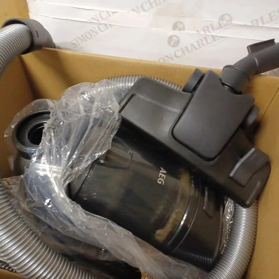 AEG LX5 X COMPACT VACUUM CLEANER