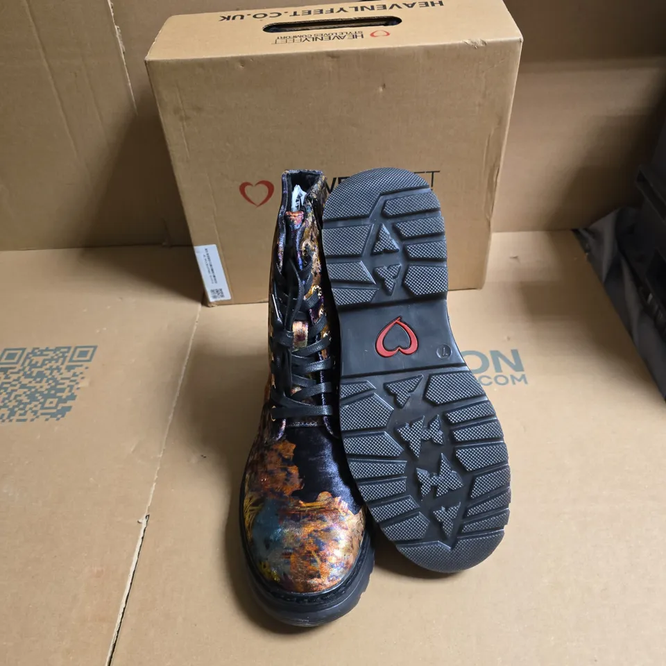 HEAVENLY FEET LOTTE FLORAL PRINT BOOT – WOMEN'S ANKLE BOOT - UK SIZE 7 