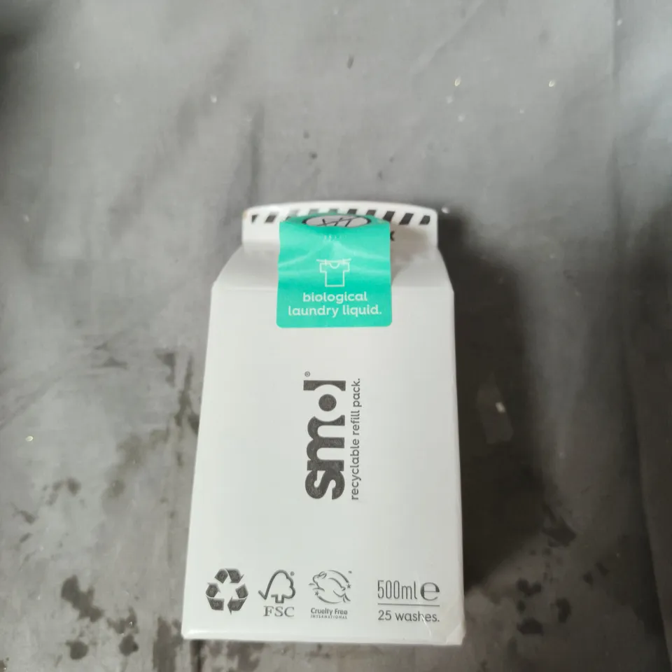 APPROXIMATELY 16 ASSORTED HOUSEHOLD LIQUIDS SMOL DETERGENT , FOOD GRADE MINERAL OIL AND PRO SHIELD FOAM & SPRAY 