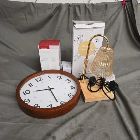 BOX OF APPROXIMATELY 12 ASSORTED HOUSEHOLD ITEMS TO INCLUDE - WALL CLOCK - LAMP - ELECTRIC GRINDER SET - ETC - COLLECTION ONLY